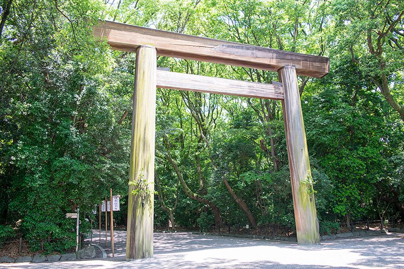 cổng Torii ở phía Đông đền Atsuta cổng Torii ở phía Đông đền Atsuta